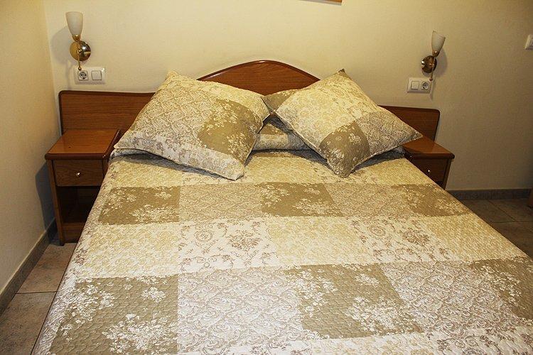 Hostal La Barretina Figueres  Luaran gambar
