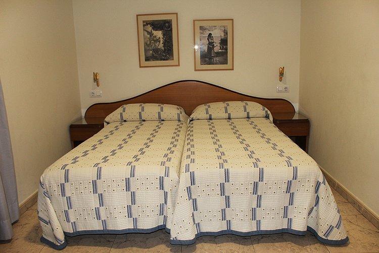 Hostal La Barretina Figueres  Luaran gambar